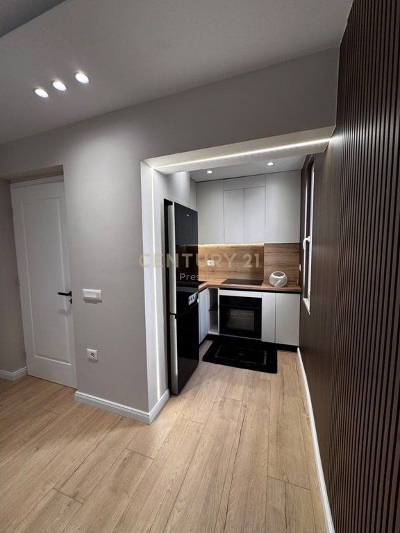 APARTAMENT 1+1 ME QIRA, PRANE STADIUMIT DINAMO!