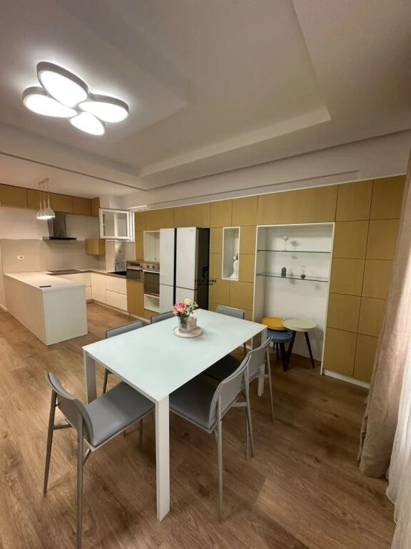 APARTMENT FOR RENT 3+1+2+2 PARKING SPACES DRY LAKE 130,000 LEKE FH-100174