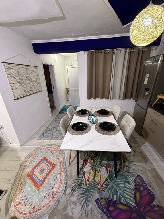Nuovo Bazar , appartamento 1+1 in affitto 43.000 lek
