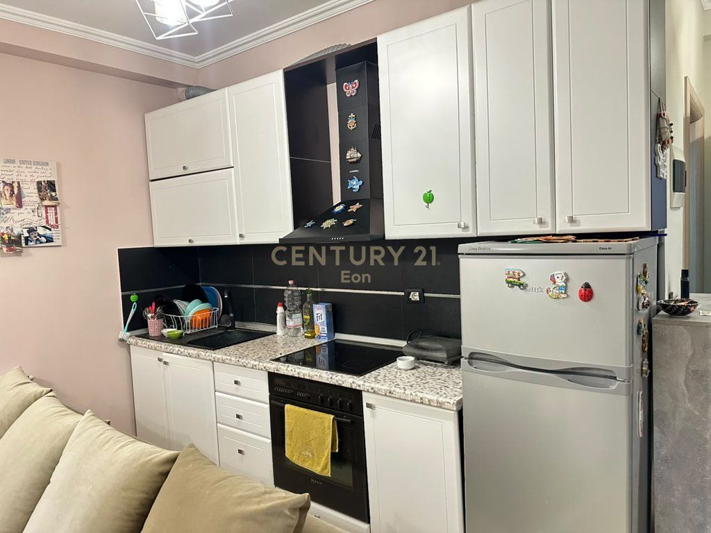 SHITET APARTAMENT 2+1 PRANE DETIT, PERBALL HOTEL HENRY NE MALIN E ROBIT !
