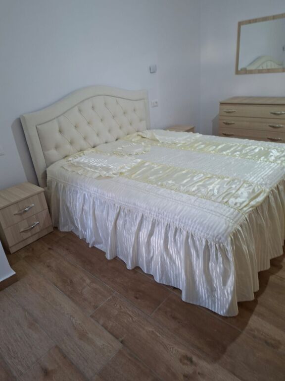 🏡 APARTAMENT 1+1 ME QIRA – RRUGA E RE, VLORË