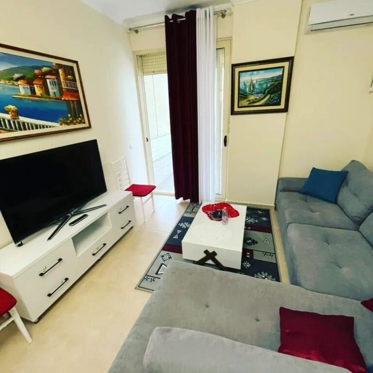 🇦🇱 JEPET APARTAMENT 1+1 ME QIRA – La Palazzine-VLORË