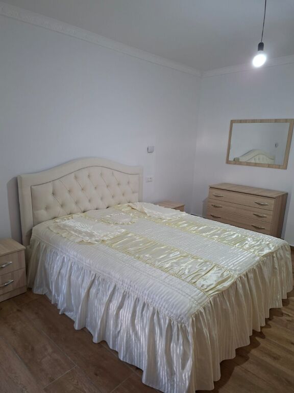 🏡 APARTAMENT 1+1 ME QIRA – RRUGA E RE, VLORË