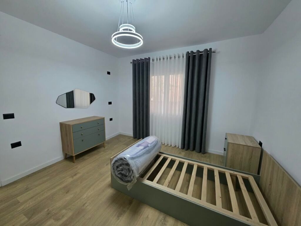 Appartamento 2+1 con veranda in affitto presso il Nuovo Boulevard, ex Stazione Ferroviaria .