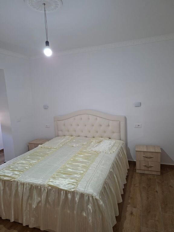 Apartament 1+1 . Ne pallat ekzistues . E sapomobiluar