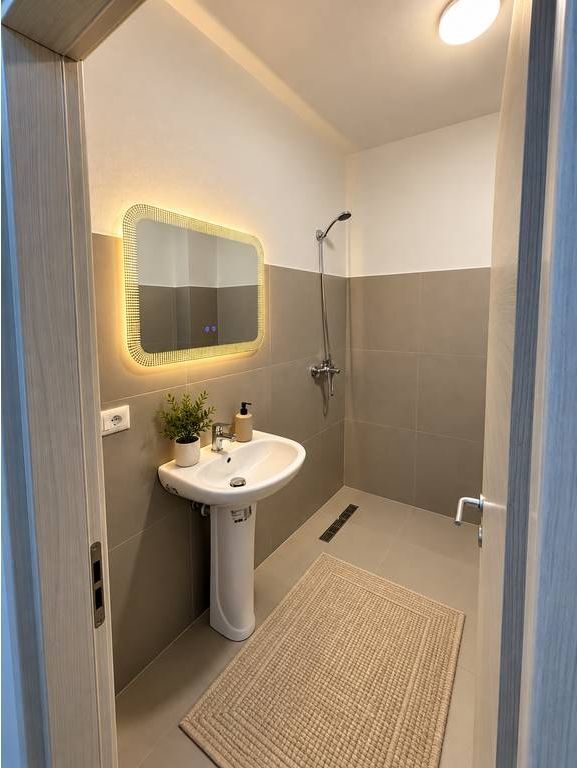 EX CAMPO DELL’AVIAZIONE, APPARTAMENTO 2+1+2 CON POSTO AUTO IN AFFITTO – RIVER RESIDENCE!