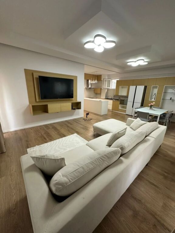 APARTMENT FOR RENT 3+1+2+2 PARKING SPACES DRY LAKE 130,000 LEKE FH-100174