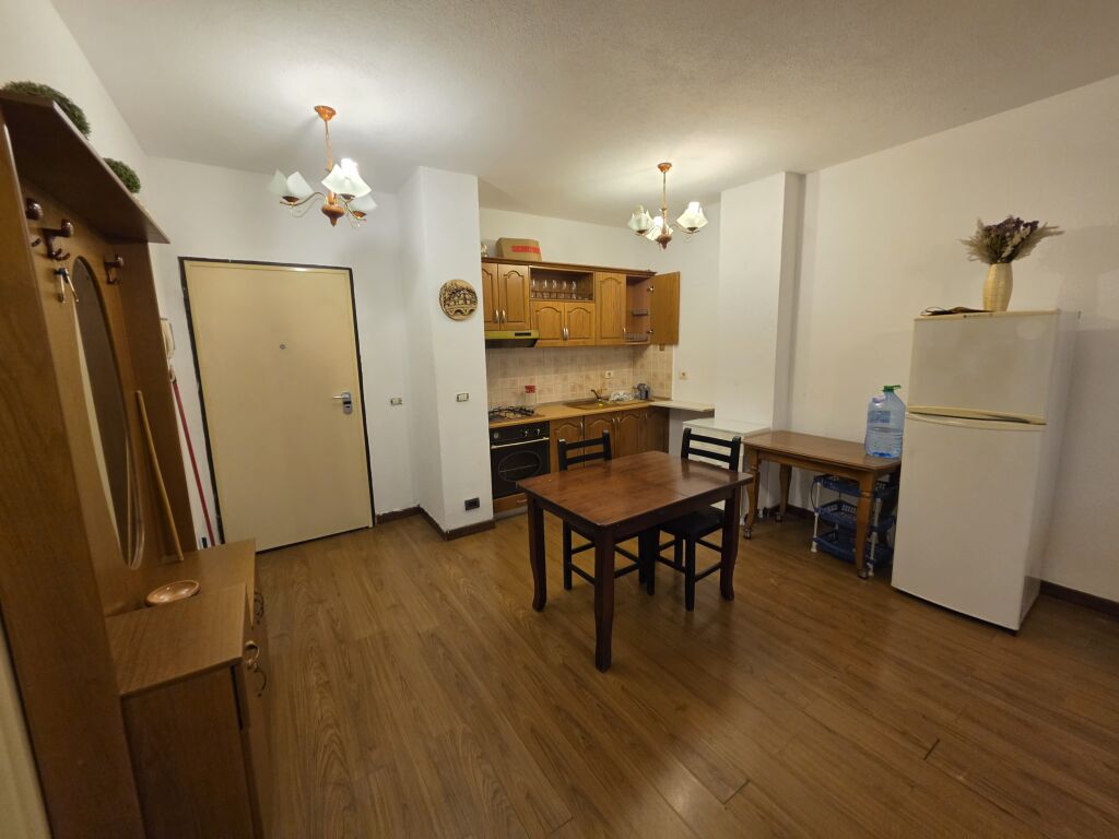 🏡 1+1 APARTMENT FOR RENT IN ALI DEMI!  📍 Location: Ali Demi, Tirana  🛏️ Layout: 1+1 📐 Area: 70 m² 🏢 Floor: 5 🛗 Building with elevator  💰 Price: 40,000 Lek/Month  📞 For more information or to visit the apartment, contact us!