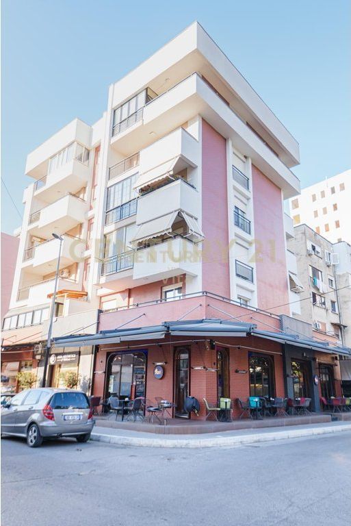 APPARTAMENTO 2+1+2 IN AFFITTO A DURRES!