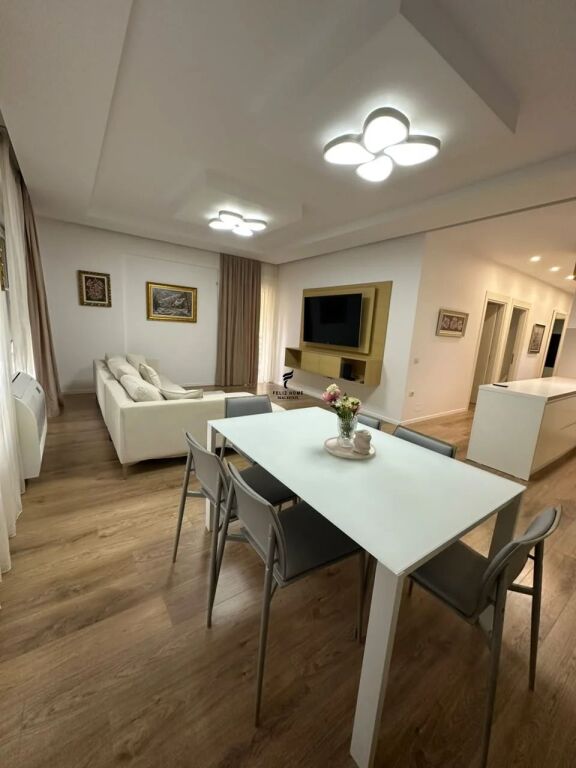 APARTMENT FOR RENT 3+1+2+2 PARKING SPACES DRY LAKE 130,000 LEKE FH-100174