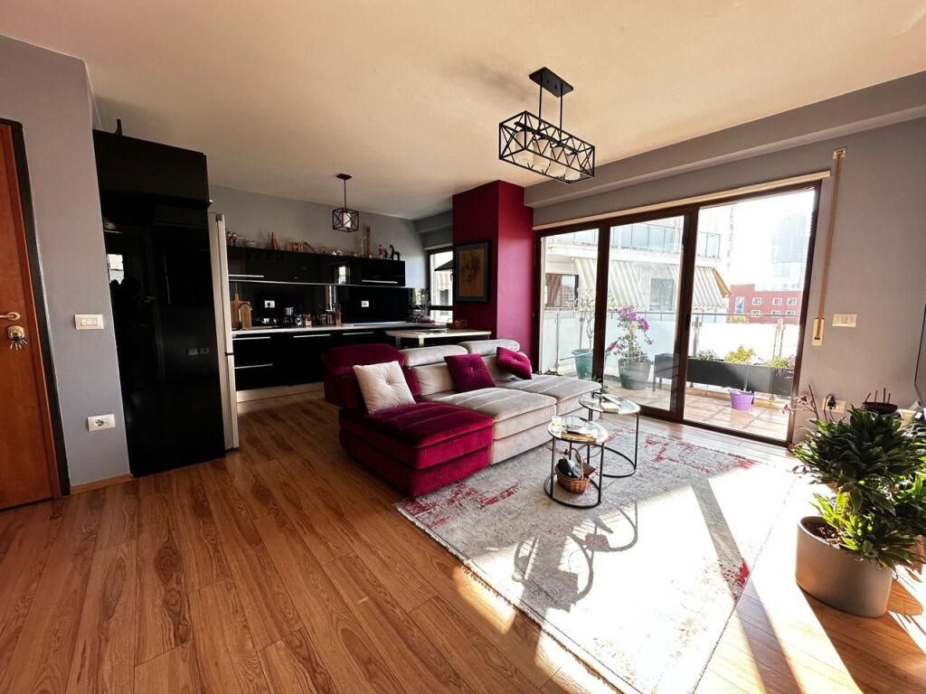 2+1 apartment for rent in the center, Zogu i 1 Boulevard.