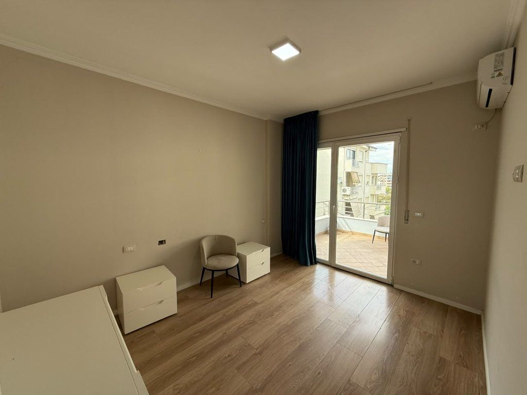 3+1+2 APARTMENT FOR SALE, DRY LAKE, NEAR THE RADISSON TIRANA €260,000