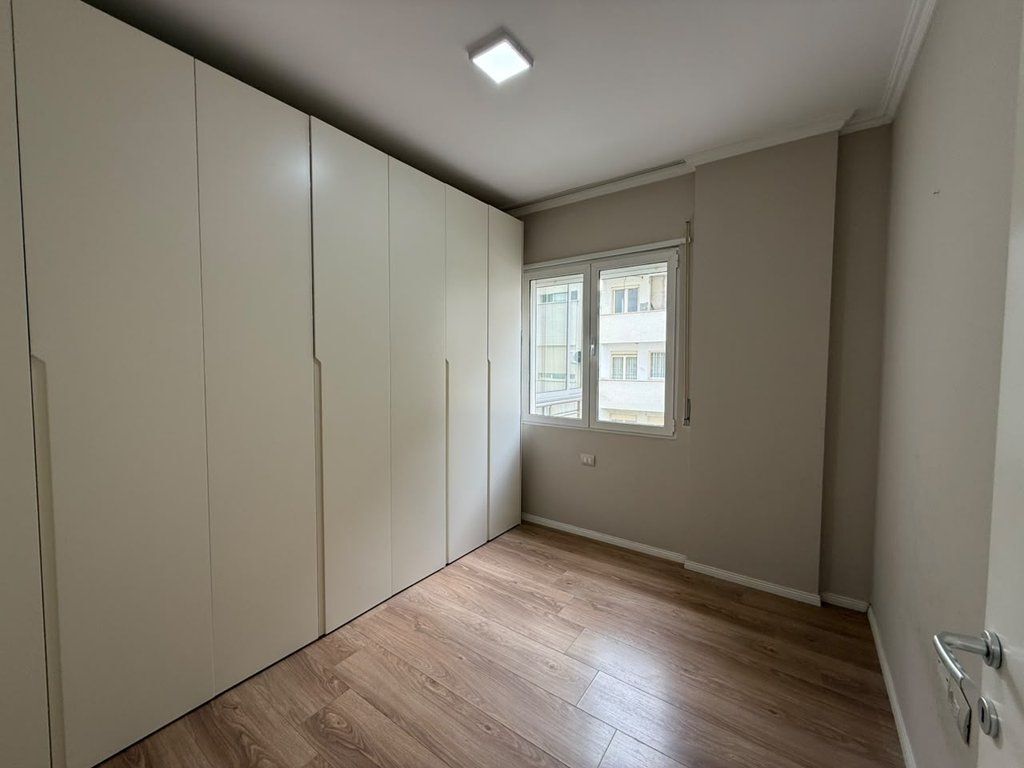 3+1+2 APARTMENT FOR SALE, DRY LAKE, NEAR THE RADISSON TIRANA €260,000