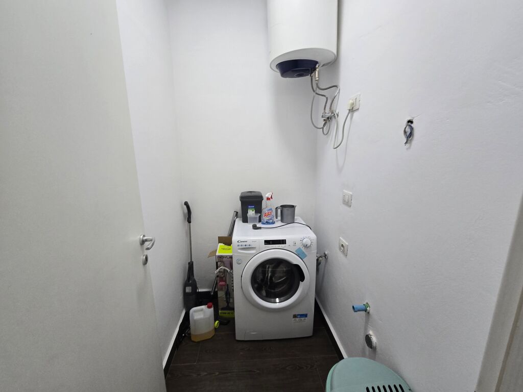 Apartament 1+1+ Ballkon  Me Qira ne Xhamllik