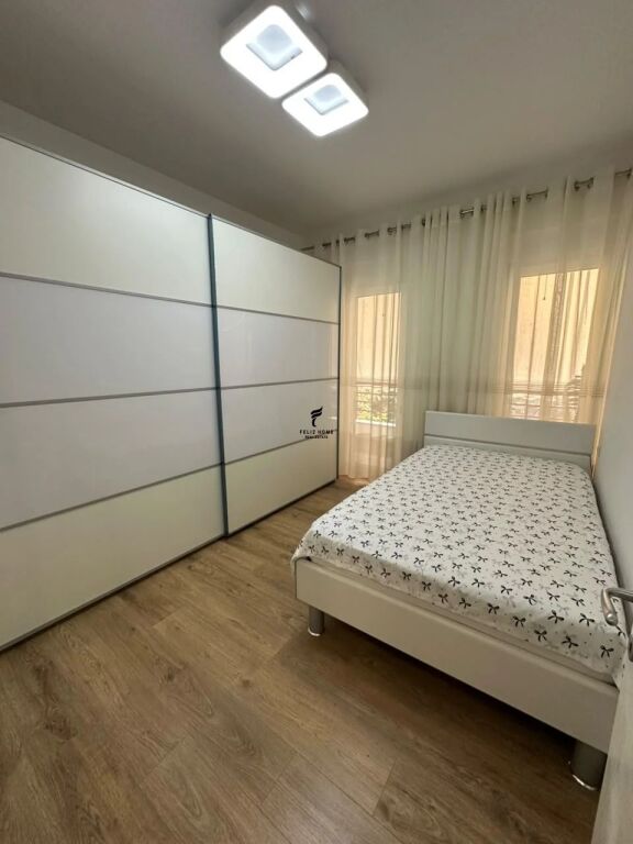 APARTMENT FOR RENT 3+1+2+2 PARKING SPACES DRY LAKE 130,000 LEKE FH-100174