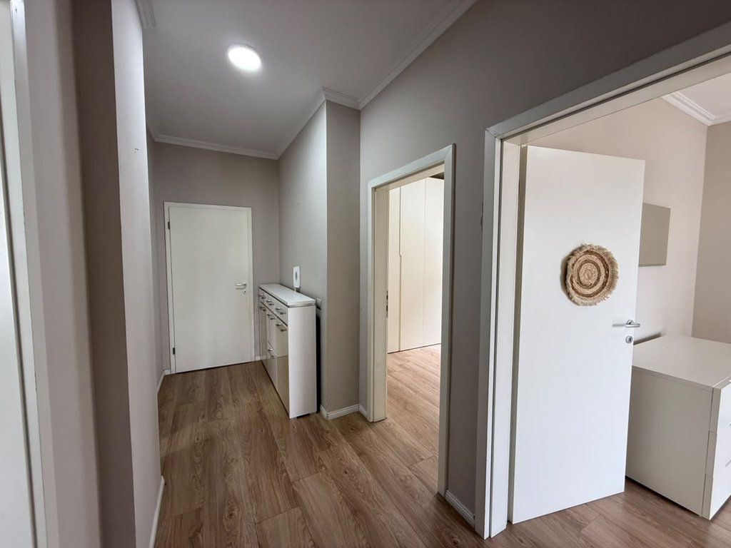 VENDESI APPARTAMENTO 3+1+2, LAGO SECCO, VICINO AL RADISSON TIRANA