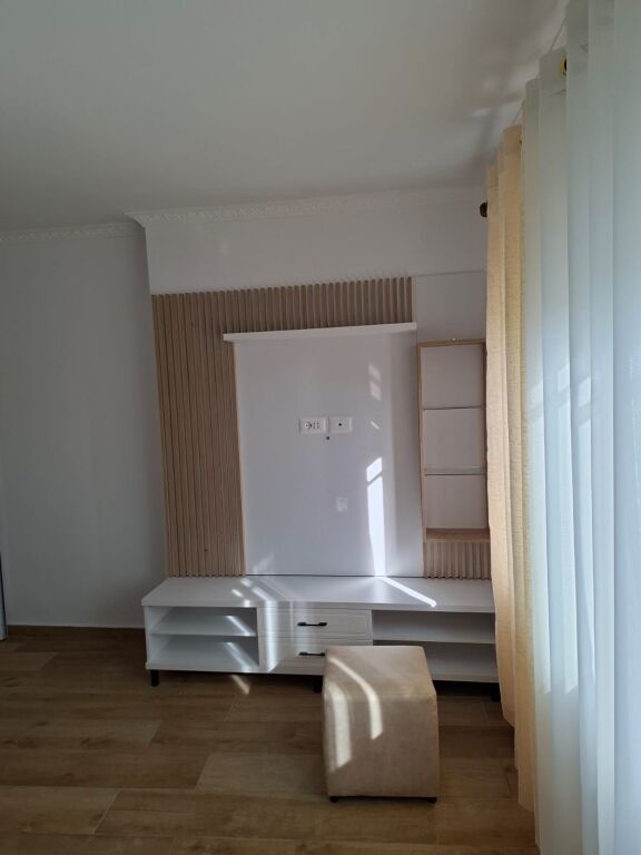 Apartament 1+1 . Ne pallat ekzistues . E sapomobiluar