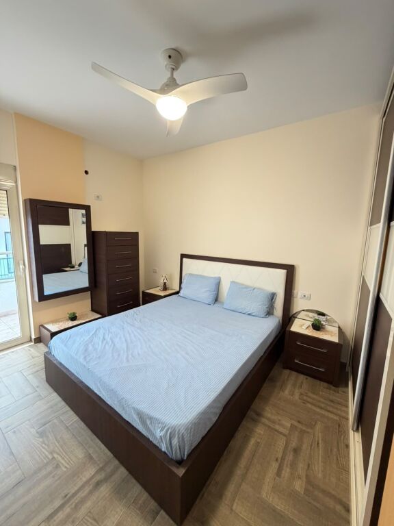 🏡🌊 QIRA AFATGJATË – APARTAMENT 2+1 NË VLORË! 🌊