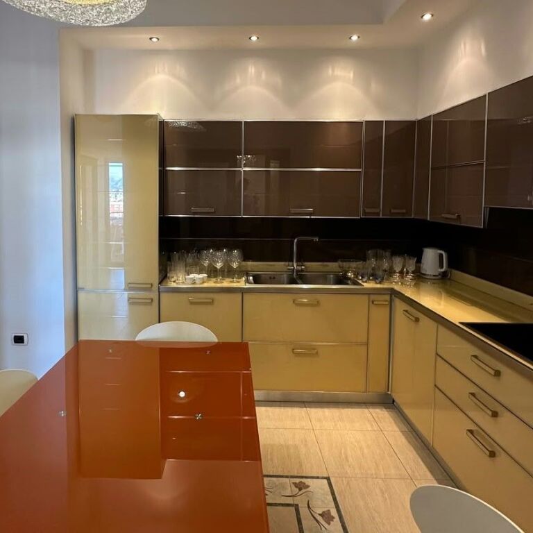 🏡 APPARTAMENTO 4+1+3 IN AFFITTO – BLLOK