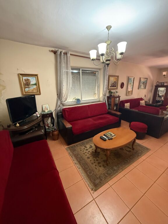 **APPARTAMENTO 1+1 IN VENDITA CON VERANDA – ZOGU I ZI**