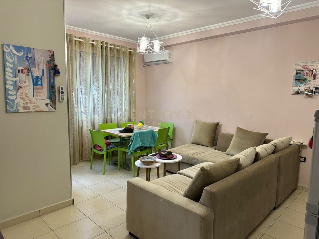 SHITET APARTAMENT 2+1 PRANE DETIT, PERBALL HOTEL HENRY NE MALIN E ROBIT !