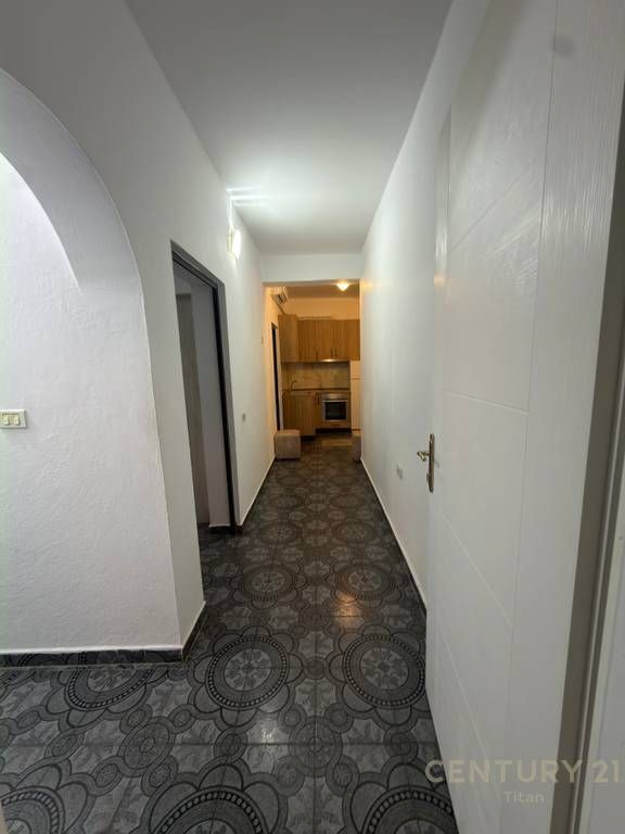 2+1+2 apartment for rent in Don Bosko near the church, 1st floor of a villa by the road, €500/month
