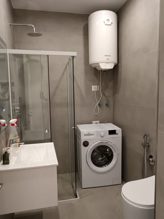 Apartament 1+1 me qira tek Ish Tregu Elektrik