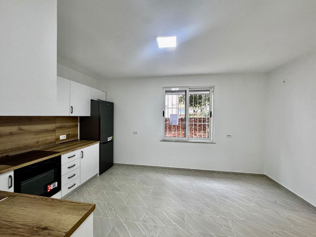 Apartament 2+1 bosh ne Myslym Shyr