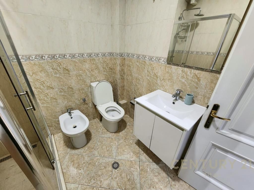 Appartamento moderno 2+1 in affitto a Toptani vicino al Centro