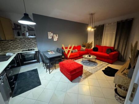 1+1 Apartment with Balcony for Rent at Astiri 40,000 Lek
