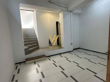 JEPET AMBIENT BIZNESI 330 M2 ME QERA NE ASTIR 1.300 EURO