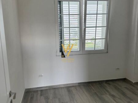SPAZIO DI 220 M2 IN AFFITTO A PASKUQAN 5.000 EURO