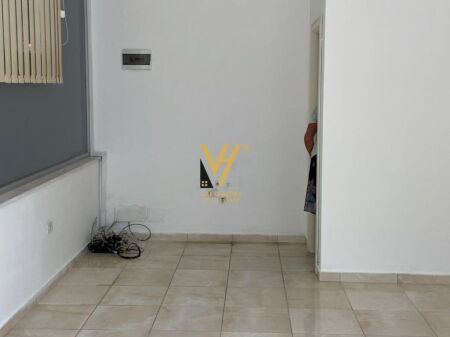 JEPET DYQAN 30 M2 ME QERA NE ASTIR 300 EURO