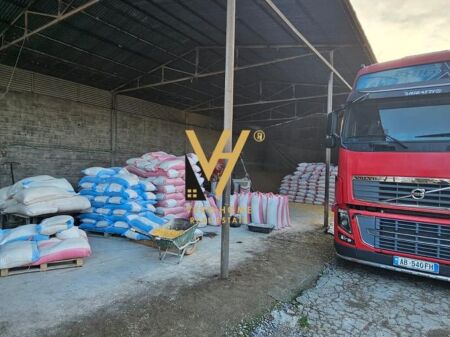 SHITEN DY MAGAZINA 800 M2 EDHE 2.500 M2 TRUALL NE DURRES 500.000 EURO