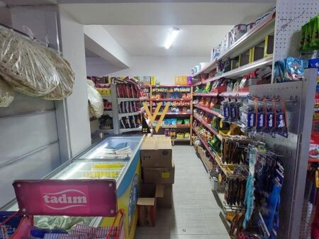 JEPET MARKET 180 M2 ME QERA NE YZBERISHT 1.500 EURO