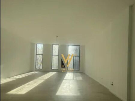 OFFICE 400 M2 FOR RENT IN YZBERISHT 50,000 LEKE