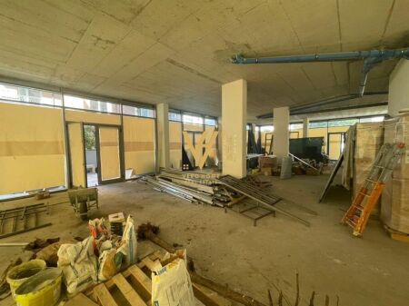 JEPET DYQAN 376 M2 ME QERA TE RRUGA E ELBASANIT 15.000 EURO
