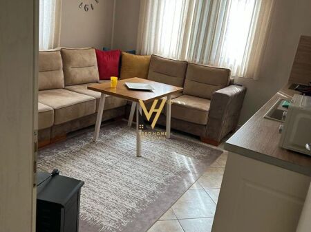 JEPET VILE 4 KATESHE ME QERA NE PORCELAN 3.000 EURO