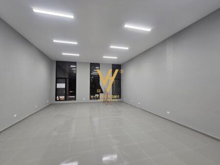 JEPET ZYRE 113 M2 ME QERA TE RRUGA E KAVAJES 1.600 EURO