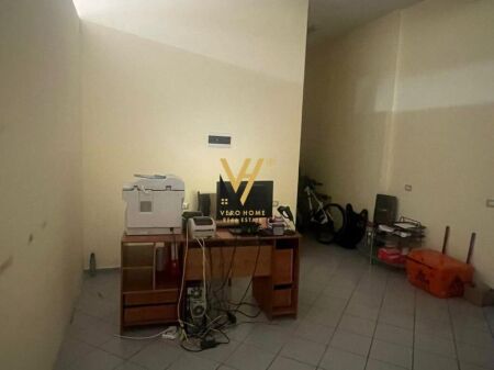 VENDESI NEGOZIO 59 M2 IN DON BOSKO 93.000 EURO