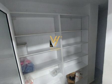 JEPET DYQAN 50 M2 ME QERA TE RRUGA E DIBRES 1.200 EURO
