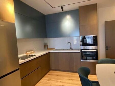 Jepet me qera apartament 2+1 ne Kamez