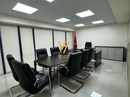 AFFITTASI UFFICIO 150M2 IN VIA ELBASAN 2.000 EURO