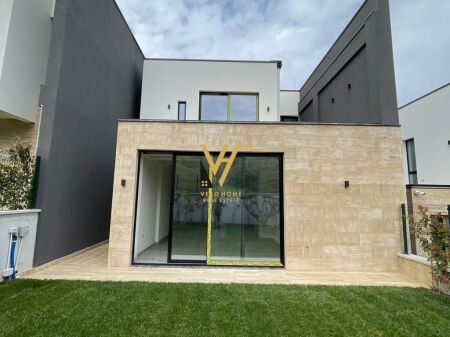 VENDITA DI UNA VILLA A TRE PIANI AL LAGO DI FARKA 750.000 EURO