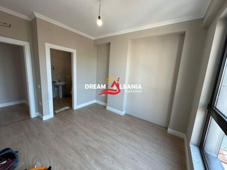 Affittasi appartamento 2+1+2 per uffici in Myslym Shyr vicino al ginnasio Arben Broci (ID 42215019)