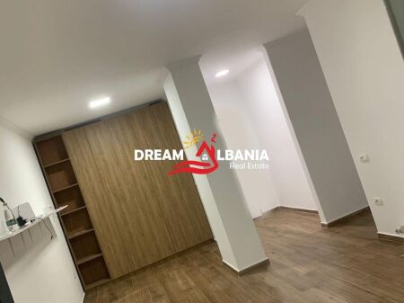 Ufficio in affitto a Myslym Shyr, vicino al mercato CAM a Tirana (ID 42611299)