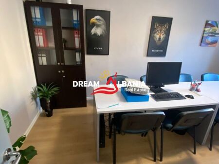 Affittasi ufficio in via Myslym Shyri (ID 42611219)