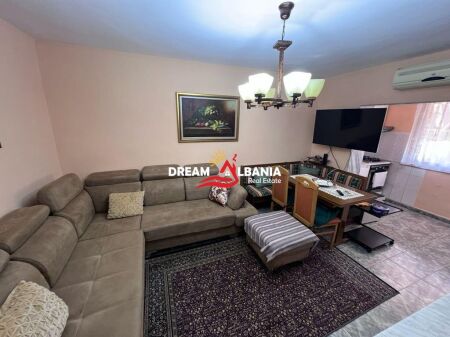 Apartament 2+1 me qera tek Pazari i Ri, prane “Shkolles e Kuqe” ne Tirane (ID 42215255)