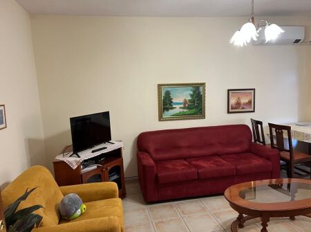 1+1, Paris Commune, price 500 euros