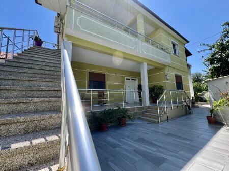 VENDITA CASA A DUE PIANI - LAPRAKE